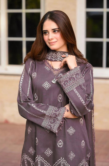 JCH-023 Libaas Heavy Embroidery 3PC Dhanak Suit