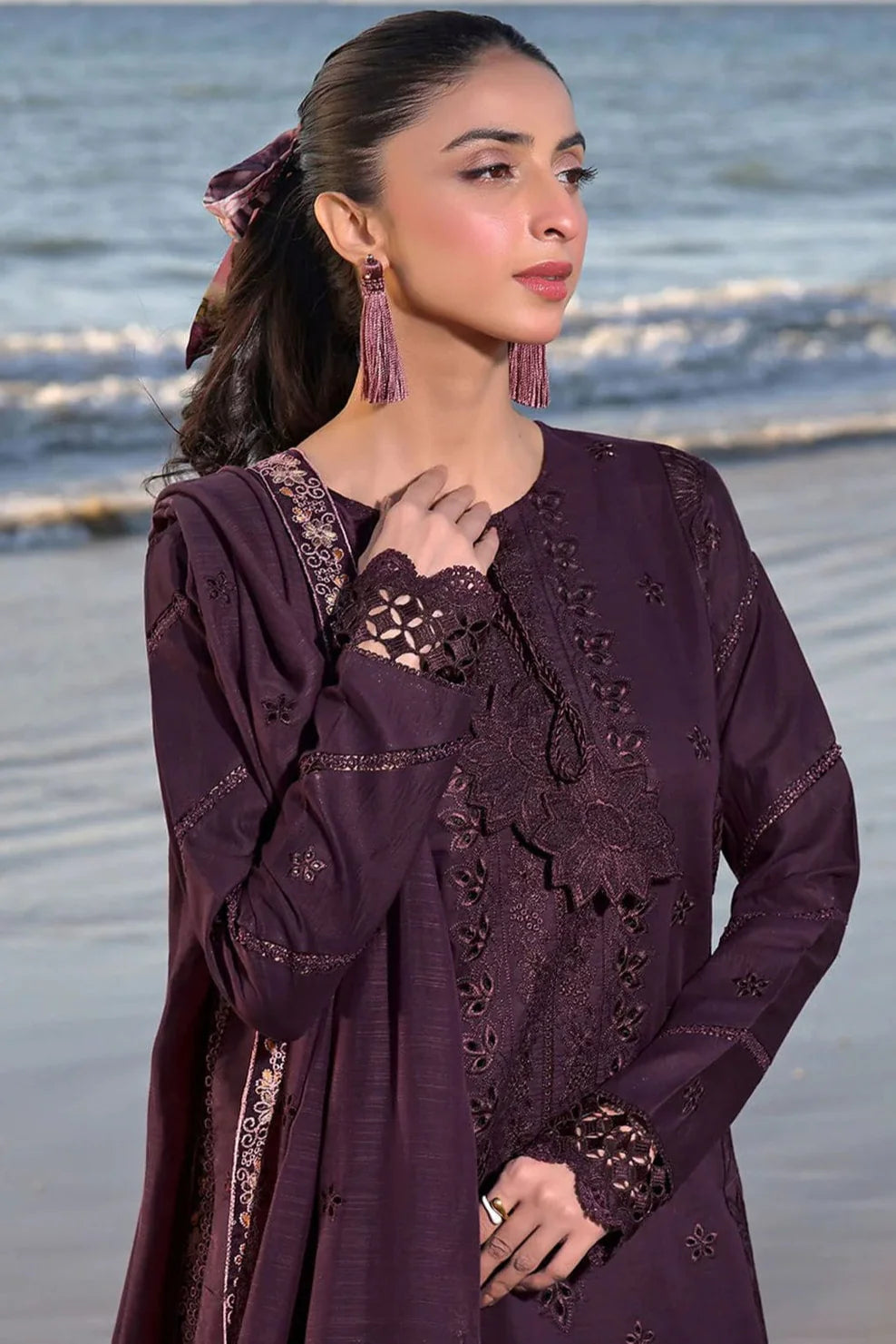 Izel Heavy Embroidery 3PC Dhanak Suit JCH-104