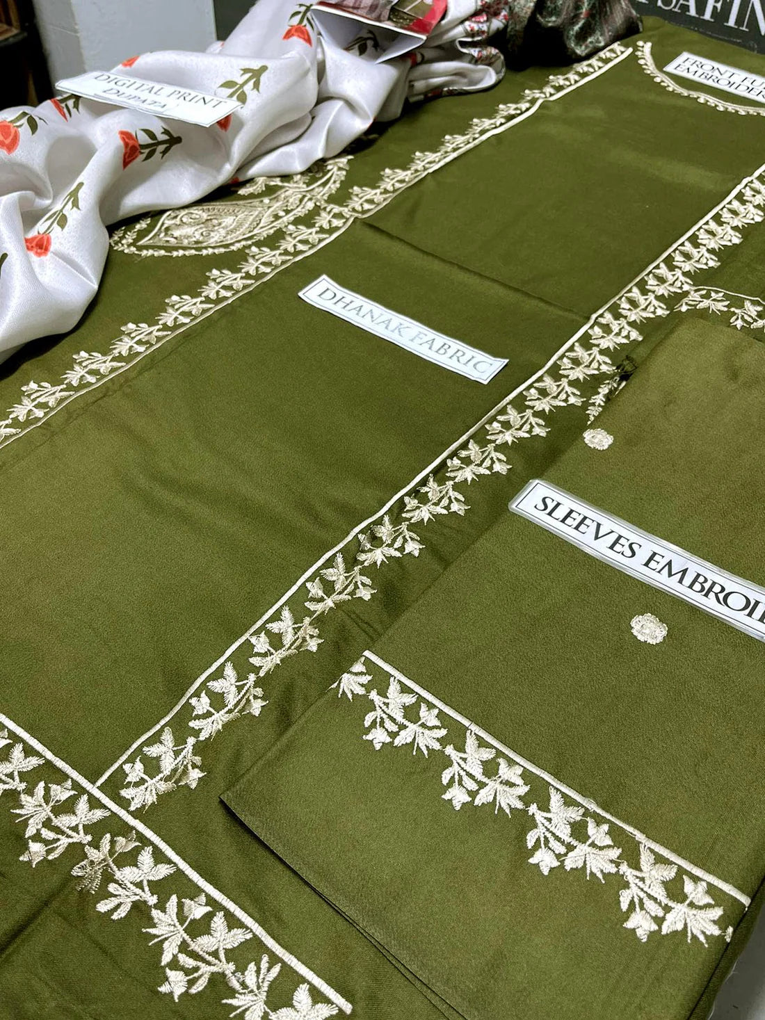 Urge Heavy Embroidery 3PC Dhanak Suit JCH-059