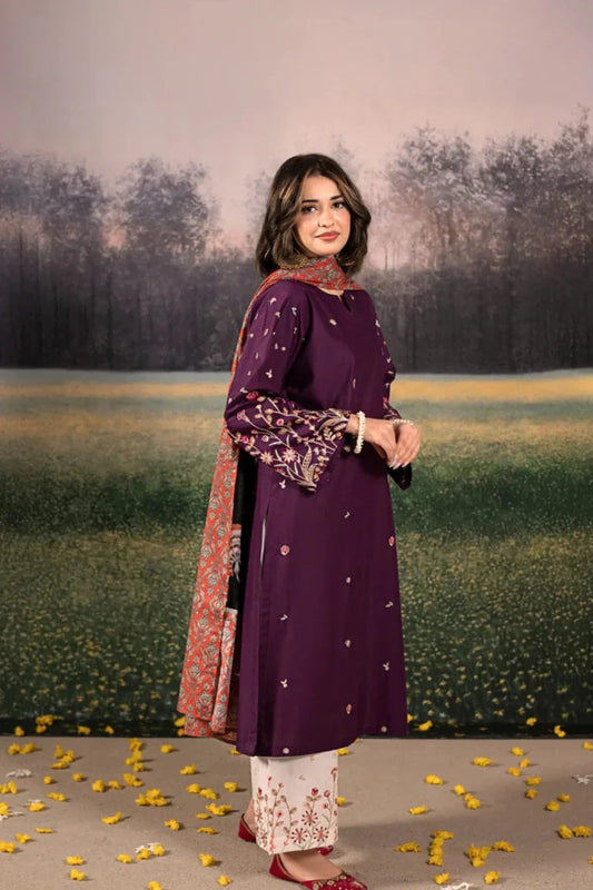 Urge Heavy Embroidery 3PC Dhanak Suit JCH-052