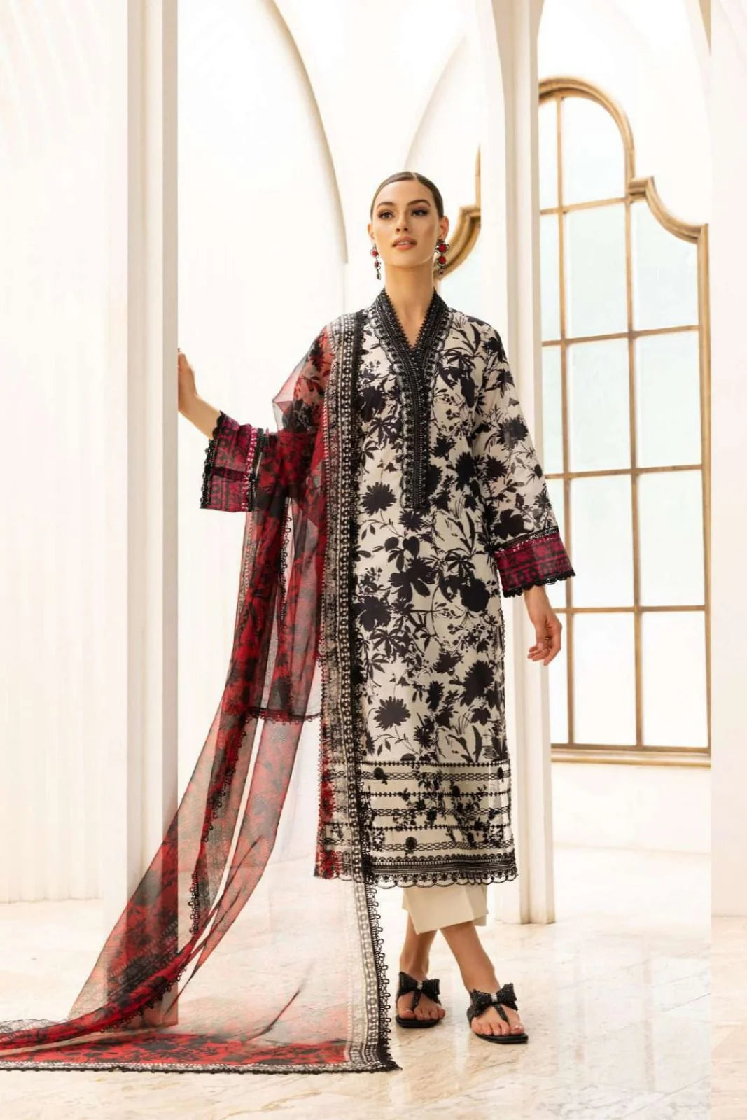Zainab Chottani Embroidery 3PC Karandi Suit JCH-101