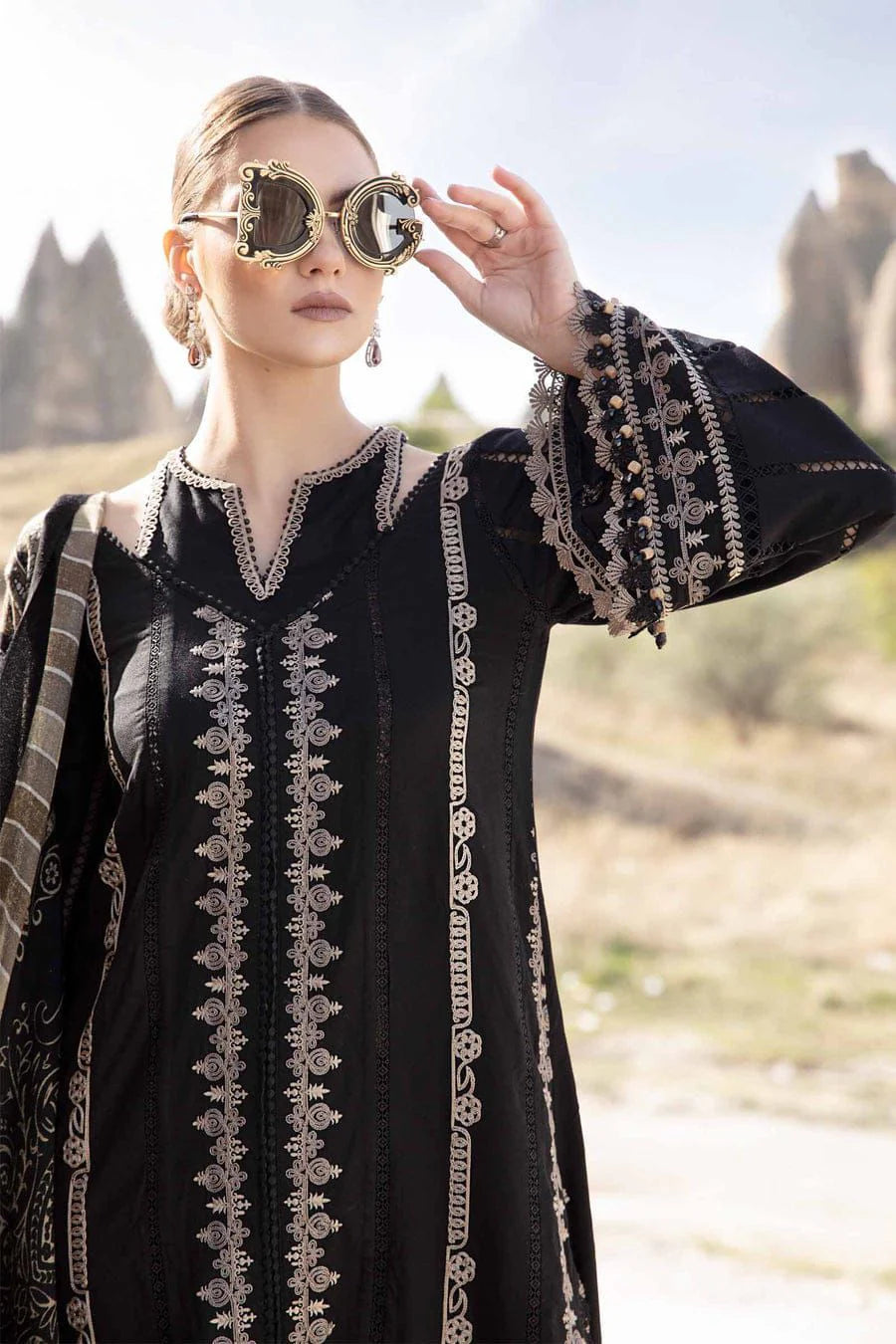 JCH-015 Maria B Heavy Embroidery 3PC Dhanak Suit