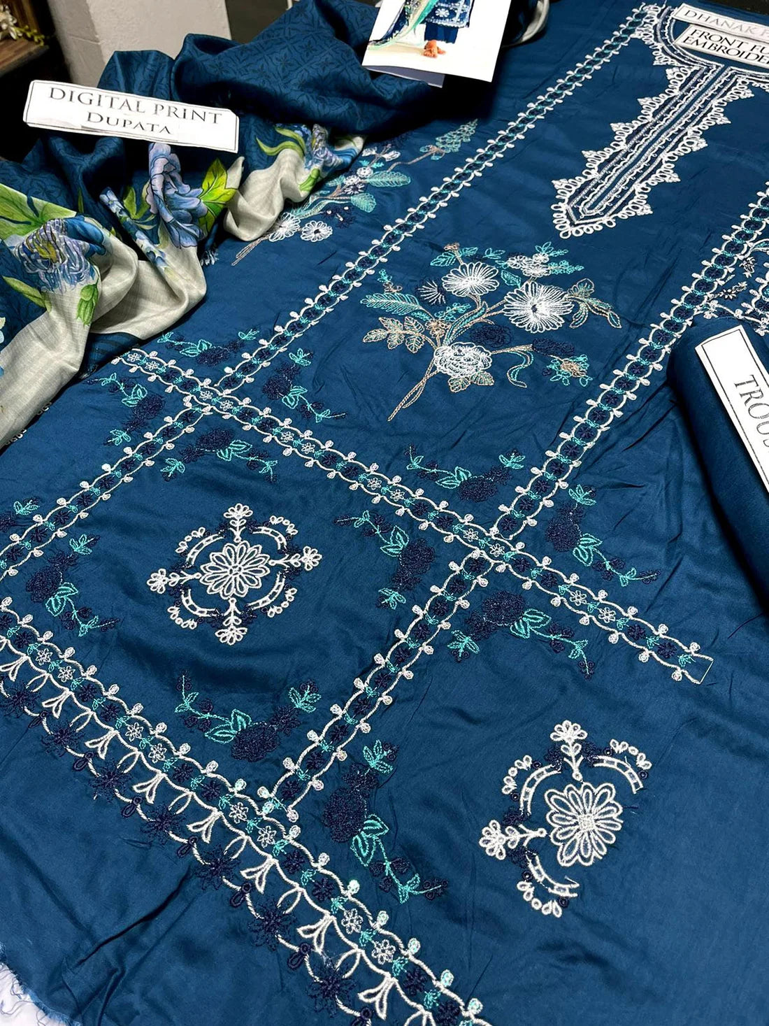 Bareeze Heavy Embroidery 3PC Dhanak Suit JCH-058