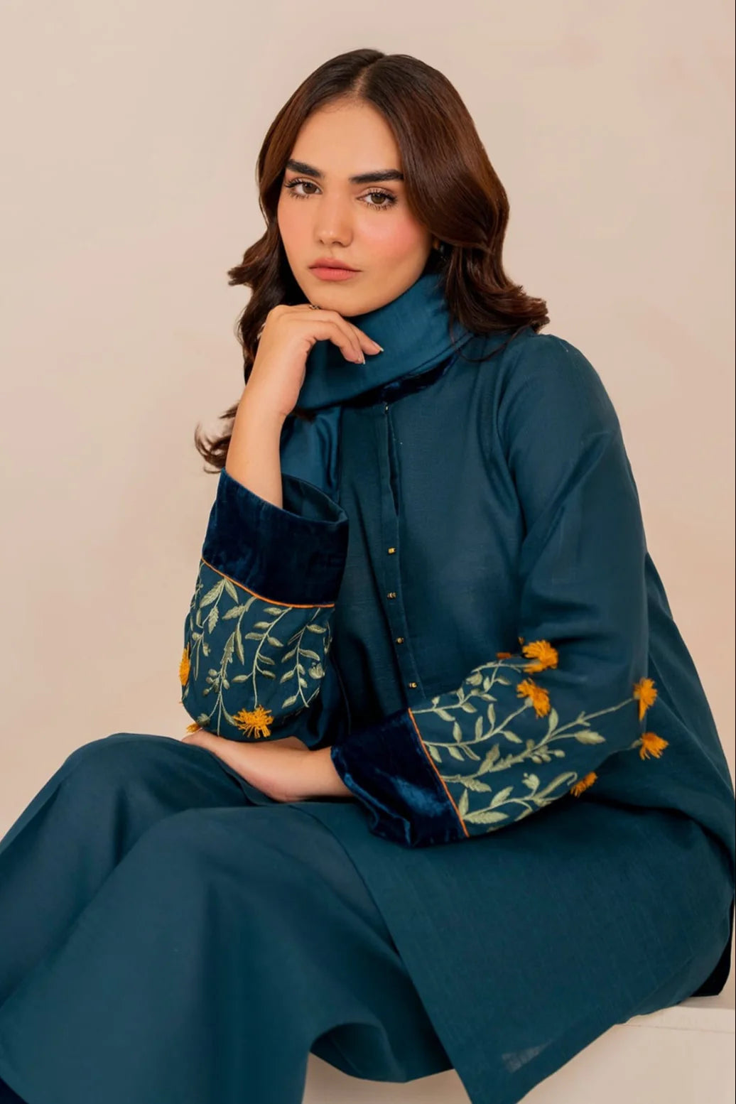JCH-019 Baroque Heavy Embroidery 3PC Dhanak Suit