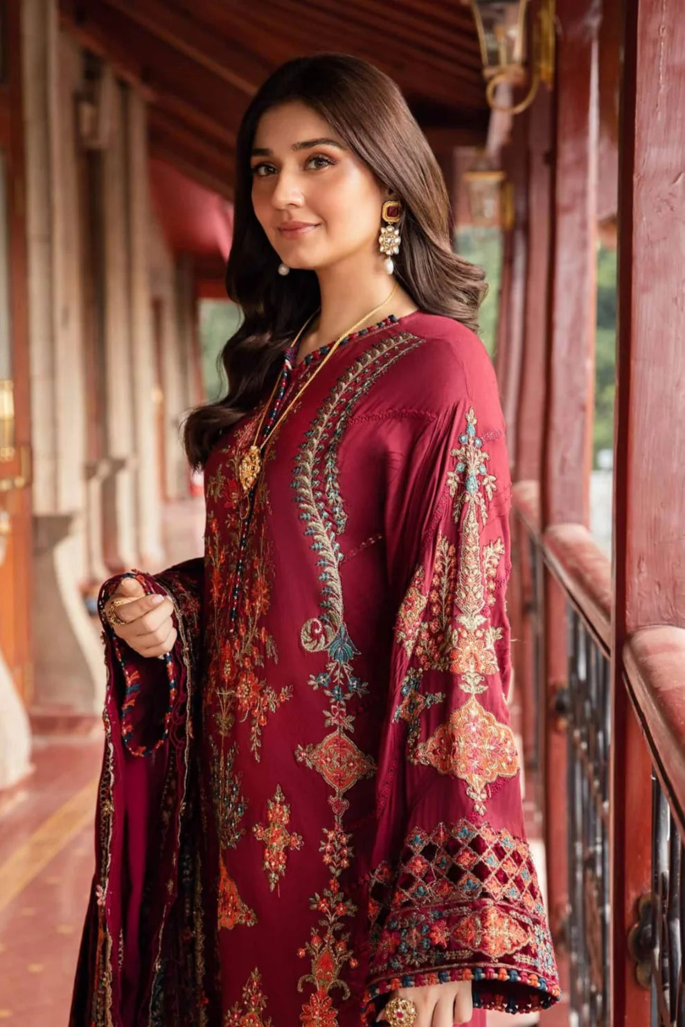 Maria B Heavy Embroidery 3PC Linen Suit JCH-034