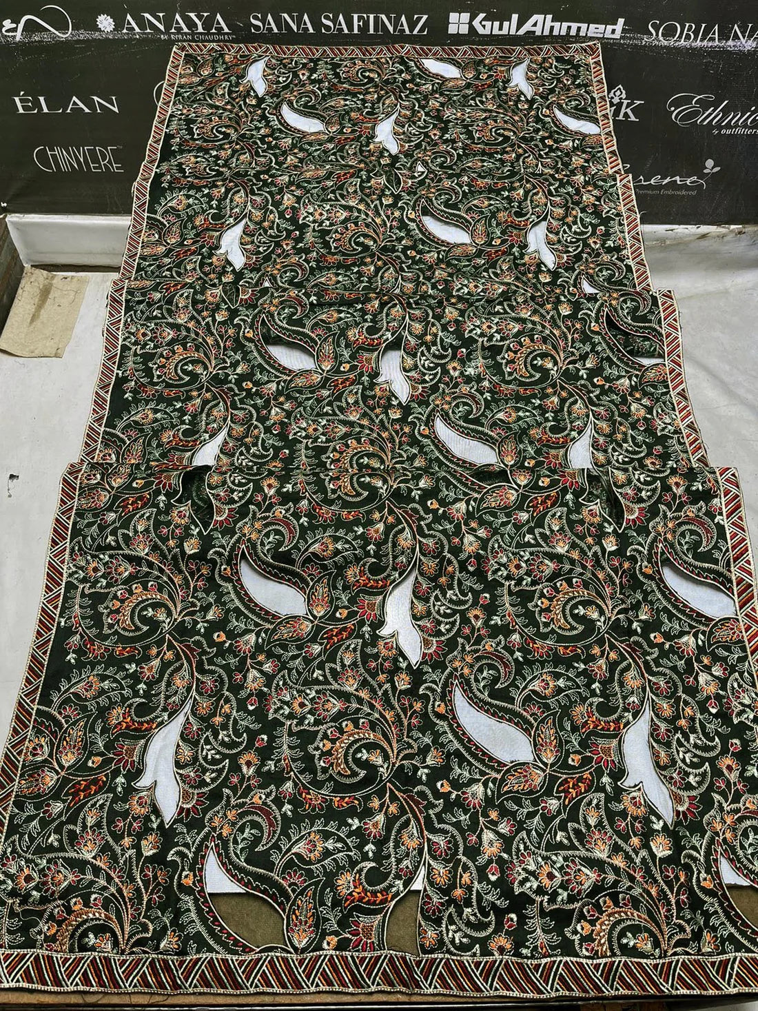 Bareeze Heavy Embroidery 3PC Dhanak Suit JCH-084