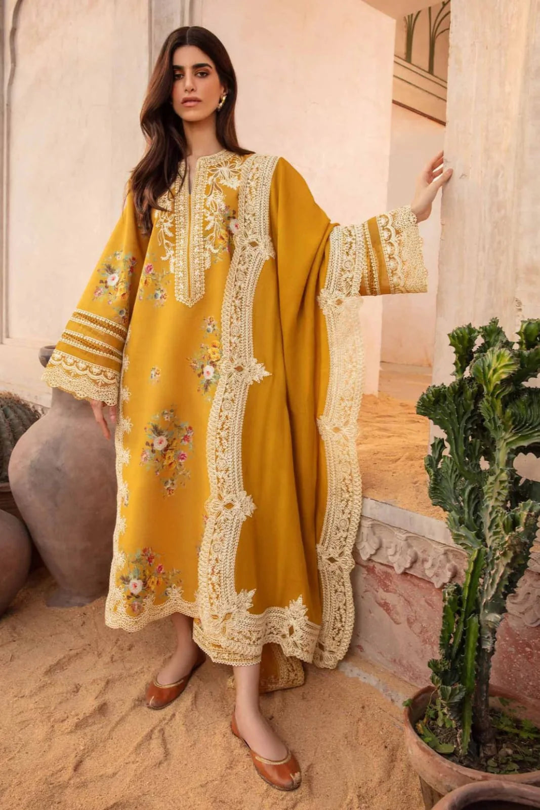 Crimson Heavy Embroidery 3PC Dhanak Suit JCH-044