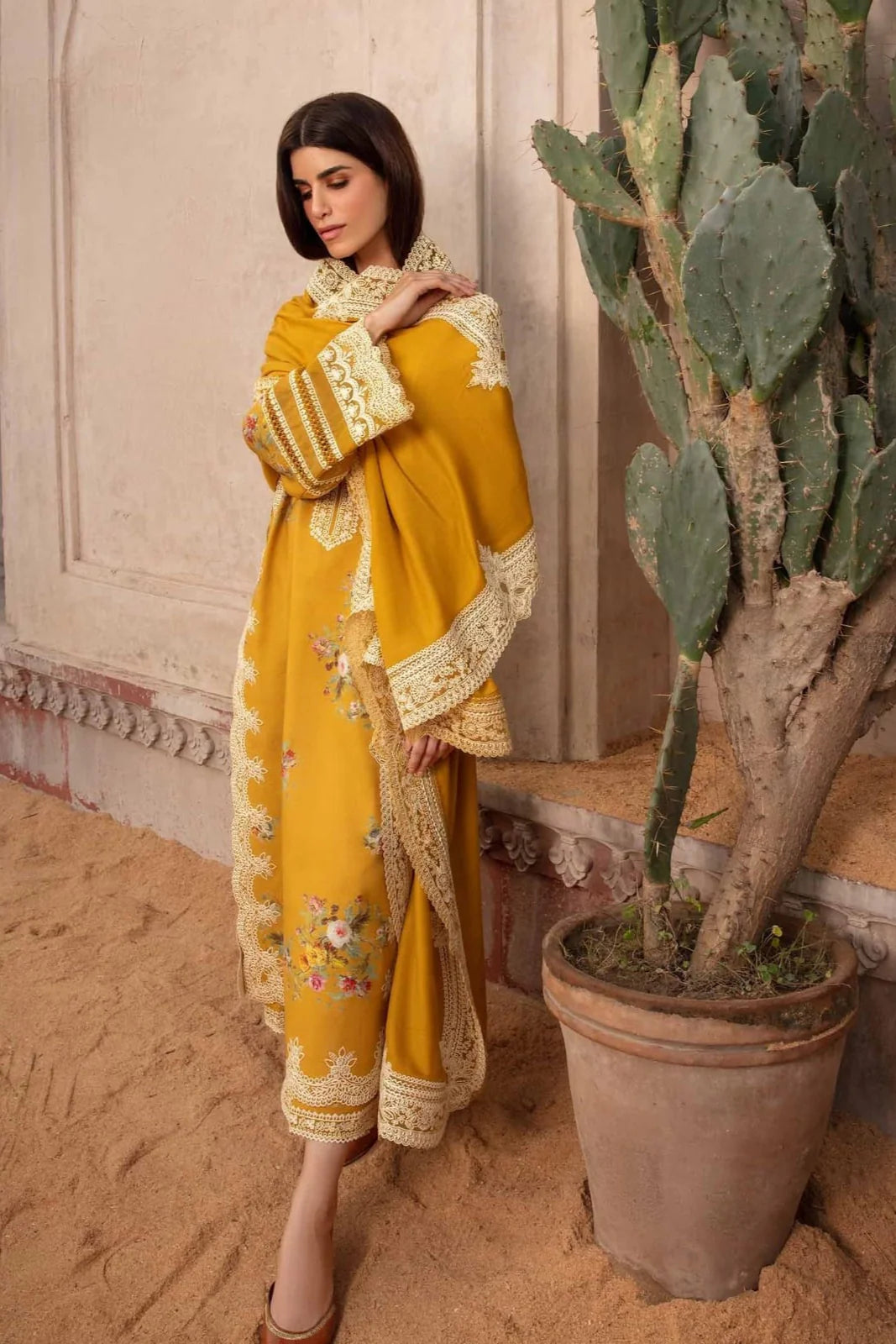 Crimson Heavy Embroidery 3PC Dhanak Suit JCH-044