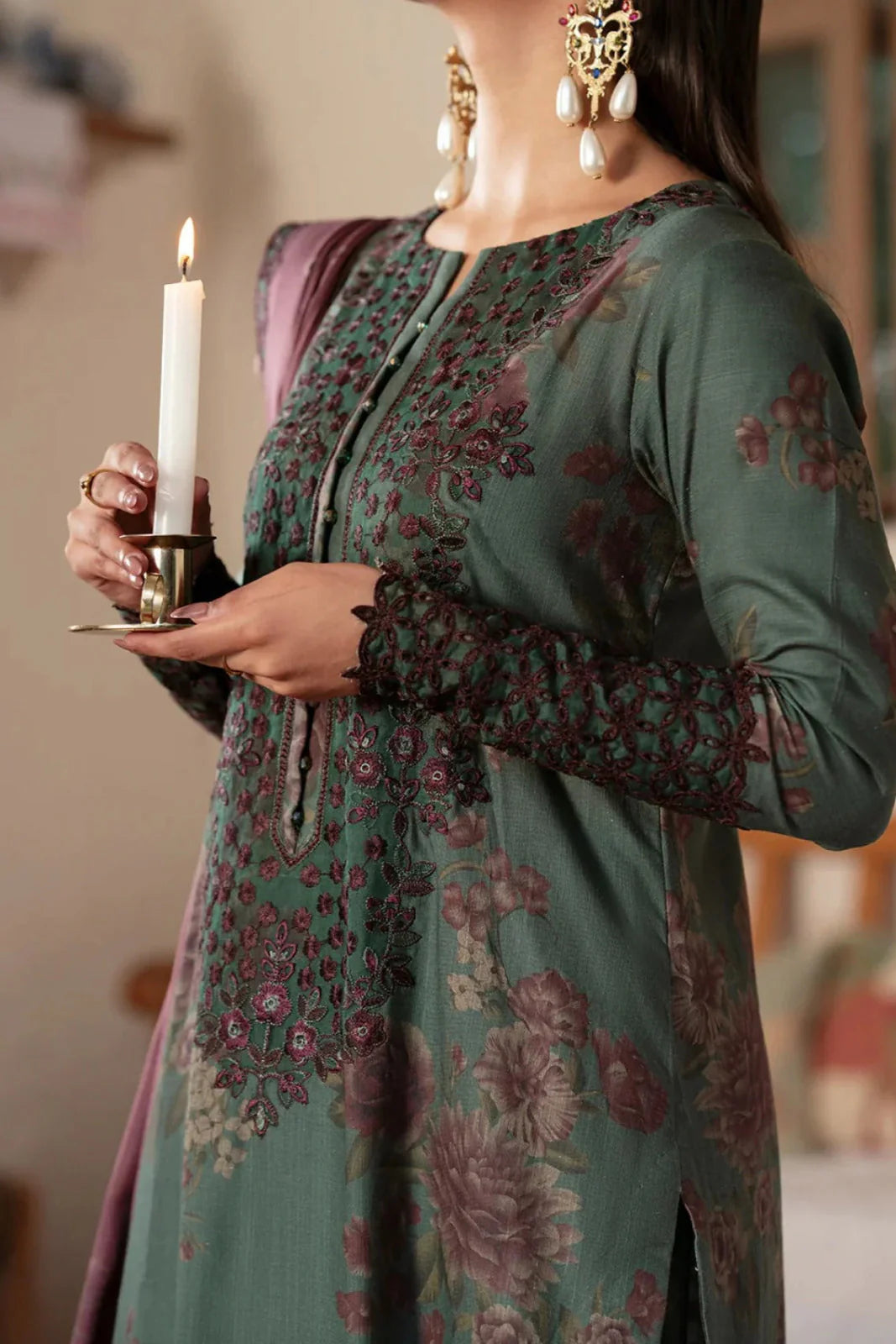 Iznik Embroidery 3PC Dhanak Suit JCH-110