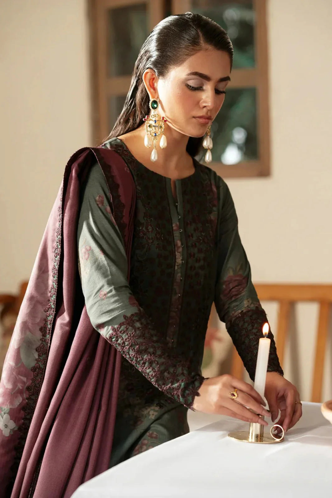 Iznik Embroidery 3PC Dhanak Suit JCH-110