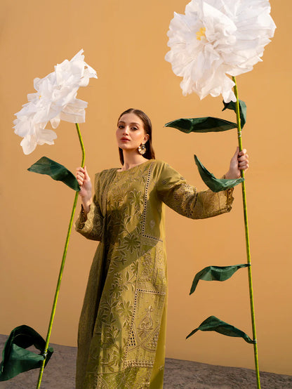ADRIENNE BYMAHNUR 3PC LUXURY LAWN