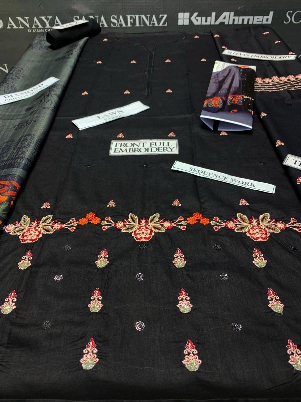 Urge A+ luxury Embroidred LAWN 3PC UNSTICHED JCH-139 - Image 4