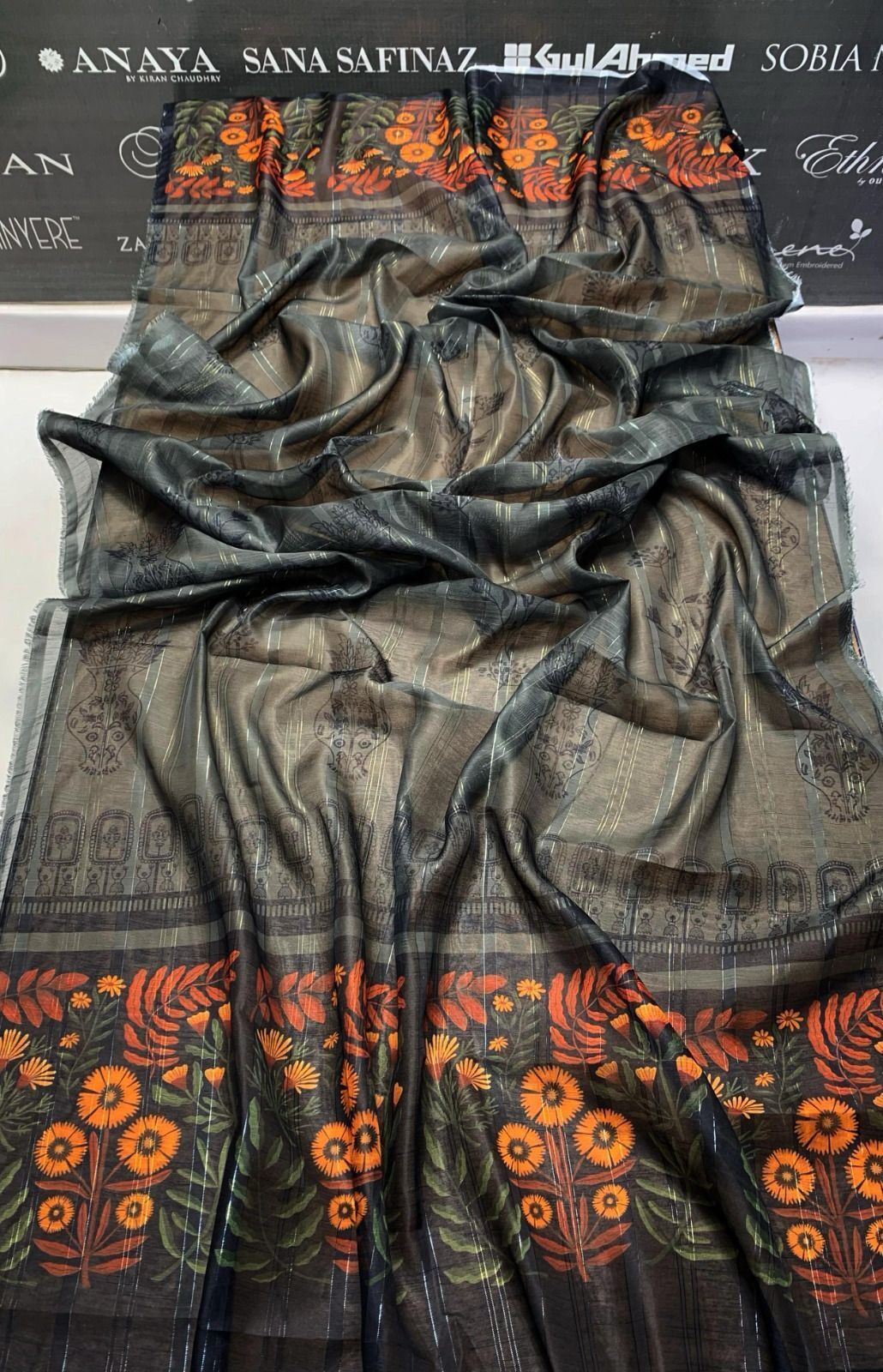 Urge A+ luxury Embroidred LAWN 3PC UNSTICHED JCH-139 - Image 5